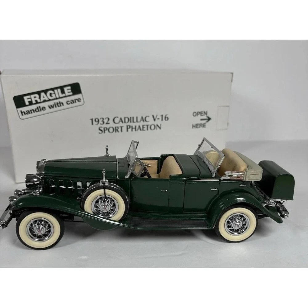 Danbury Mint 1932 Cadillac V16 Sport Phaeton 1:24 Diecast READ